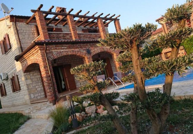 Villa in Butkovici - Villa Sole in Central Istria for 10 people with 4 bedrooms and private pool Villa in Butkovici - Villa Sole in Central Istria for 10 people with 4 bedrooms and private pool