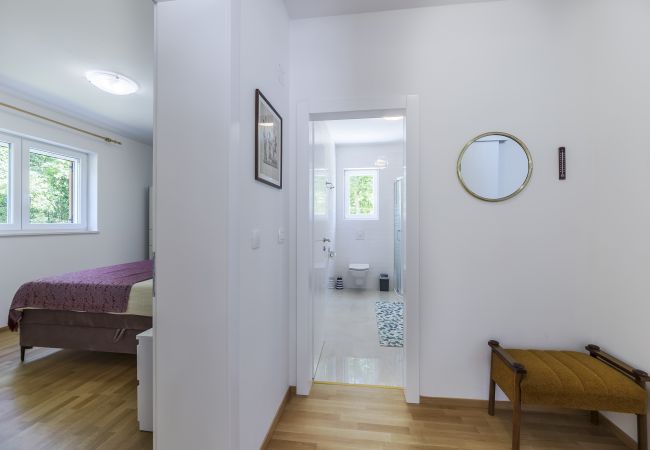 Villa in Labin - Villa Ana Labin for 12 person with 6 bedrooms & private pool Villa in Labin - Villa Ana Labin for 12 person with 6 bedrooms & private pool