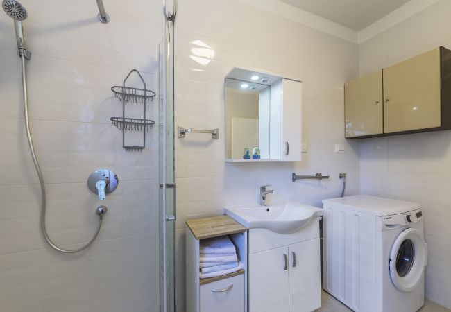 Villa in Labin - Villa Ana Labin for 12 person with 6 bedrooms & private pool Villa in Labin - Villa Ana Labin for 12 person with 6 bedrooms & private pool