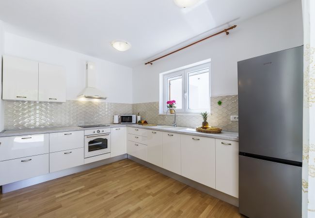 Villa in Labin - Villa Ana Labin for 12 person with 6 bedrooms & private pool Villa in Labin - Villa Ana Labin for 12 person with 6 bedrooms & private pool