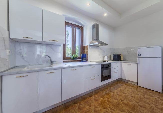 Villa in Labin - Villa Ana Labin for 12 person with 6 bedrooms & private pool Villa in Labin - Villa Ana Labin for 12 person with 6 bedrooms & private pool