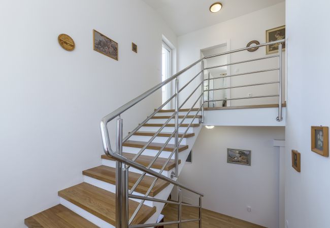 Villa in Labin - Villa Ana Labin for 12 person with 6 bedrooms & private pool Villa in Labin - Villa Ana Labin for 12 person with 6 bedrooms & private pool