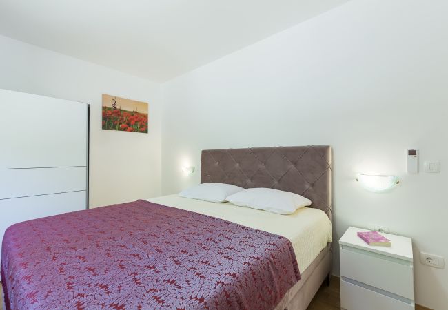 Villa in Labin - Villa Ana Labin for 12 person with 6 bedrooms & private pool Villa in Labin - Villa Ana Labin for 12 person with 6 bedrooms & private pool