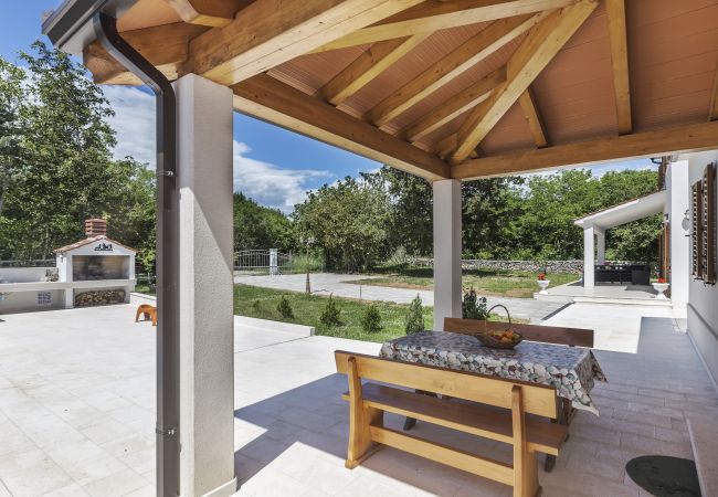 Villa in Labin - Villa Ana Labin for 12 person with 6 bedrooms & private pool Villa in Labin - Villa Ana Labin for 12 person with 6 bedrooms & private pool