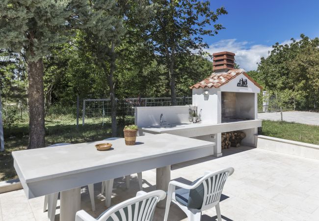 Villa in Labin - Villa Ana Labin for 12 person with 6 bedrooms & private pool Villa in Labin - Villa Ana Labin for 12 person with 6 bedrooms & private pool