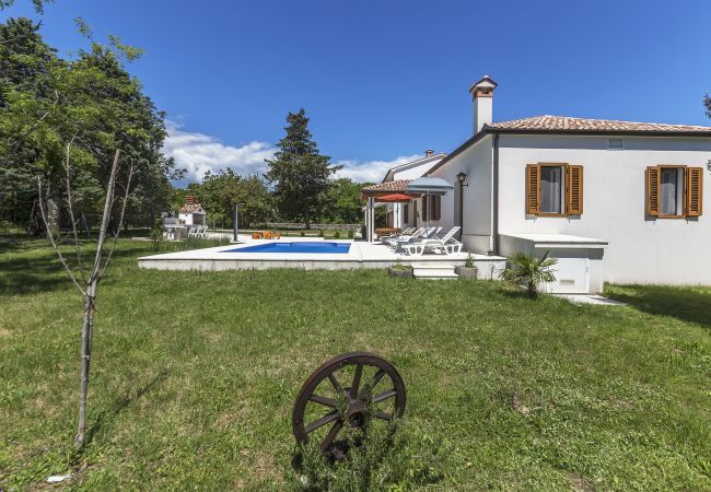 Villa in Labin - Villa Ana Labin for 12 person with 6 bedrooms & private pool Villa in Labin - Villa Ana Labin for 12 person with 6 bedrooms & private pool