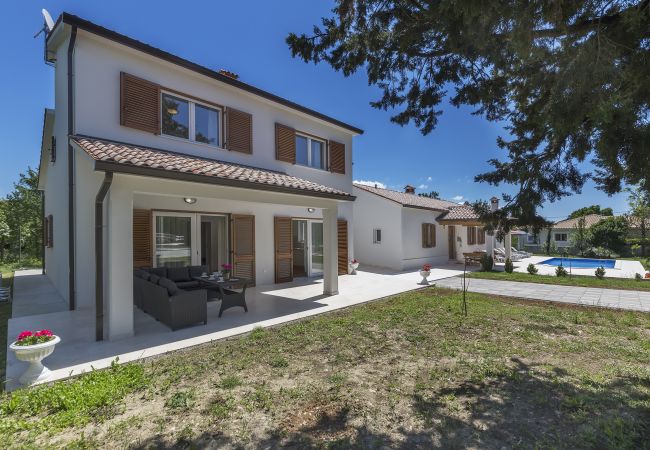 Villa in Labin - Villa Ana Labin for 12 person with 6 bedrooms & private pool Villa in Labin - Villa Ana Labin for 12 person with 6 bedrooms & private pool