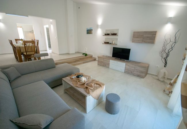 Villa in Banjole - Villa Manuela near Medulin with private pool only 500 meters from sea Villa in Banjole - Villa Manuela near Medulin with private pool only 500 meters from sea