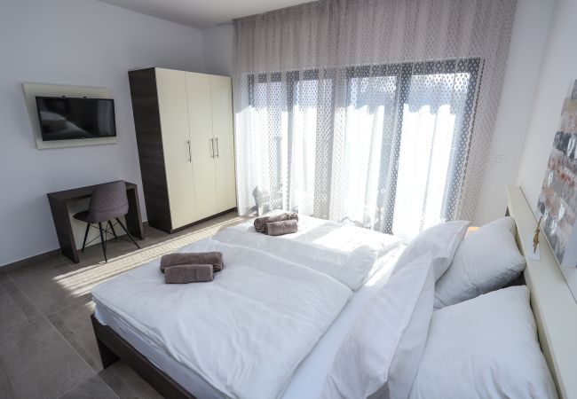 Villa in Porec - Villa Jacky in Poreč for 8 people with private pool just 900 meters from sea Villa in Porec - Villa Jacky in Poreč for 8 people with private pool just 900 meters from sea