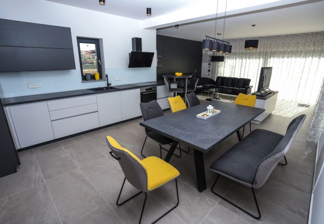 Villa in Porec - Villa Jacky in Poreč for 8 people with private pool just 900 meters from sea Villa in Porec - Villa Jacky in Poreč for 8 people with private pool just 900 meters from sea