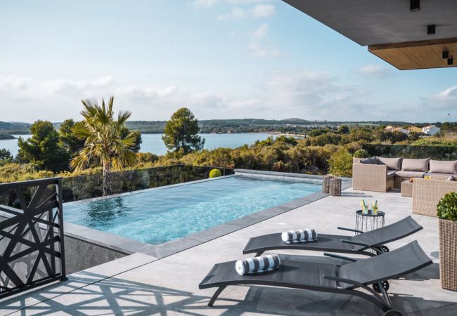 Villa in Medulin - Villa Vie in Medulin for 10 people with heated pool, wellness and home cinema Villa in Medulin - Villa Vie in Medulin for 10 people with heated pool, wellness and home cinema