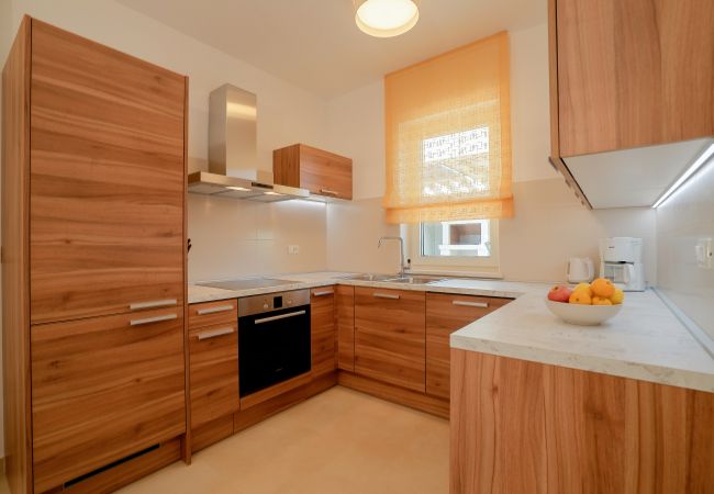 Villa in Krancici - Villa Silvia near Poreč for 10 people with infinity pool and large playground Villa in Krancici - Villa Silvia near Poreč for 10 people with infinity pool and large playground