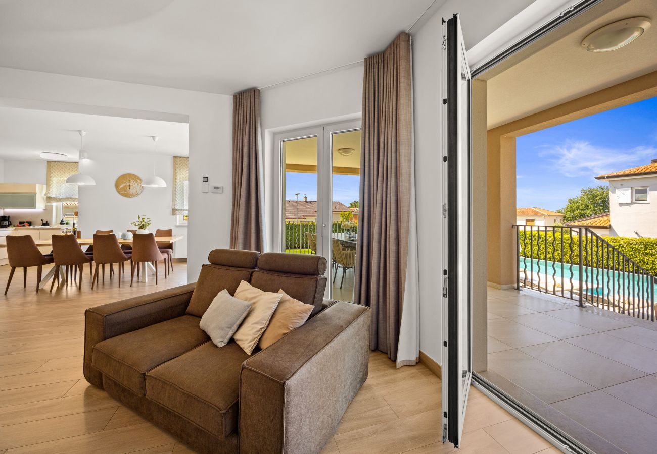 Villa in Krancici - Villa Silvia near Poreč for 10 people with infinity pool and large playground