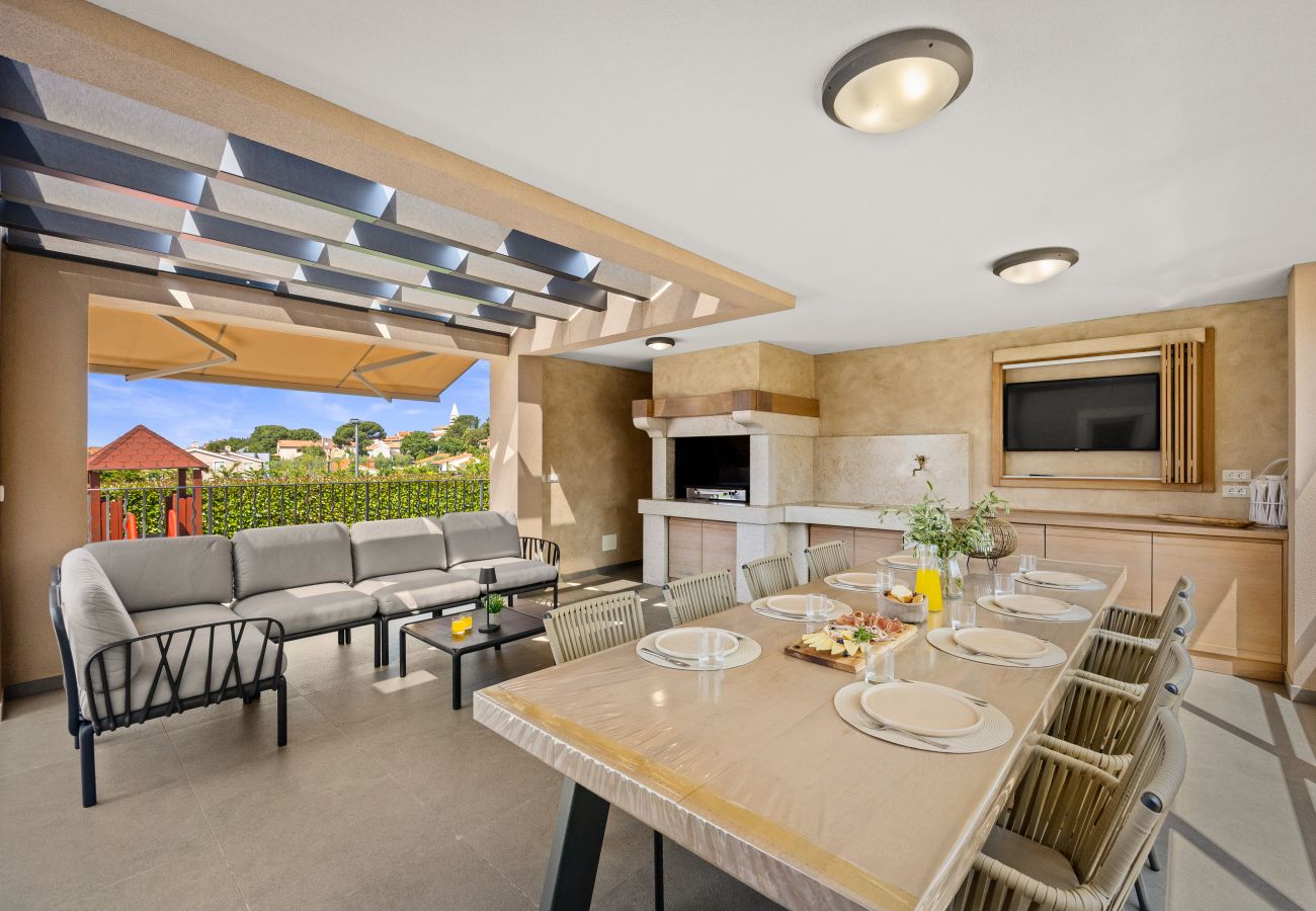 Villa in Krancici - Villa Silvia near Poreč for 10 people with infinity pool and large playground