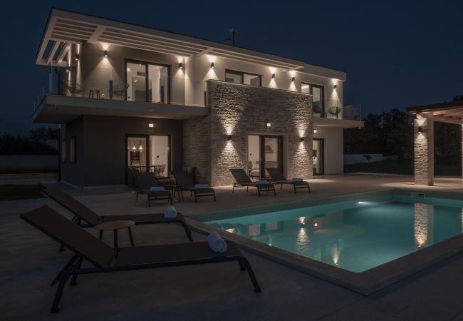 Villa in Cukrici - Villa Serena in Central Istria for 8 people with private heated pool  Villa in Cukrici - Villa Serena in Central Istria for 8 people with private heated pool