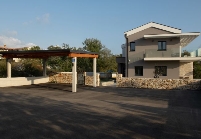 Villa in Cukrici - Villa Serena in Central Istria for 8 people with private heated pool  Villa in Cukrici - Villa Serena in Central Istria for 8 people with private heated pool