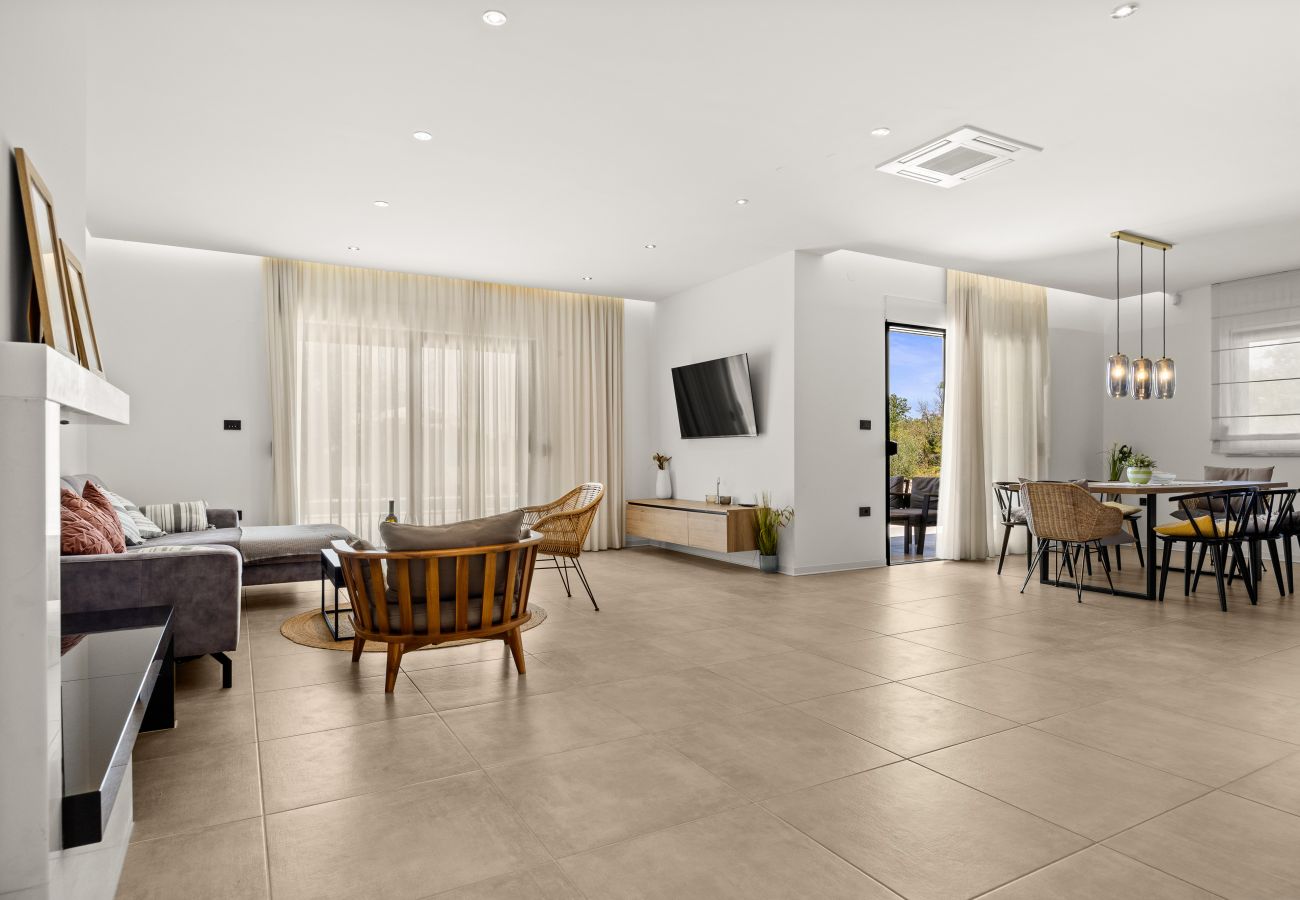 Villa in Cukrici - Villa Serena in Central Istria for 8 people with private heated pool 