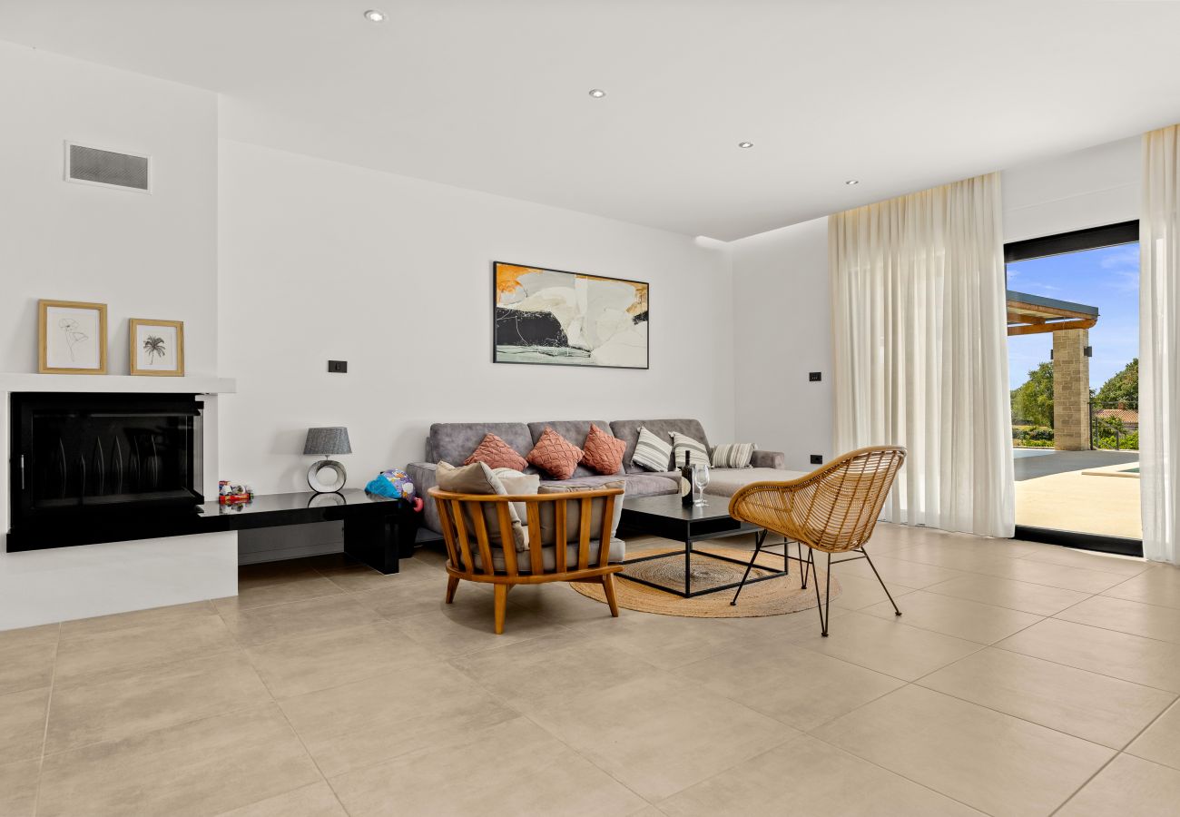Villa in Cukrici - Villa Serena in Central Istria for 8 people with private heated pool 