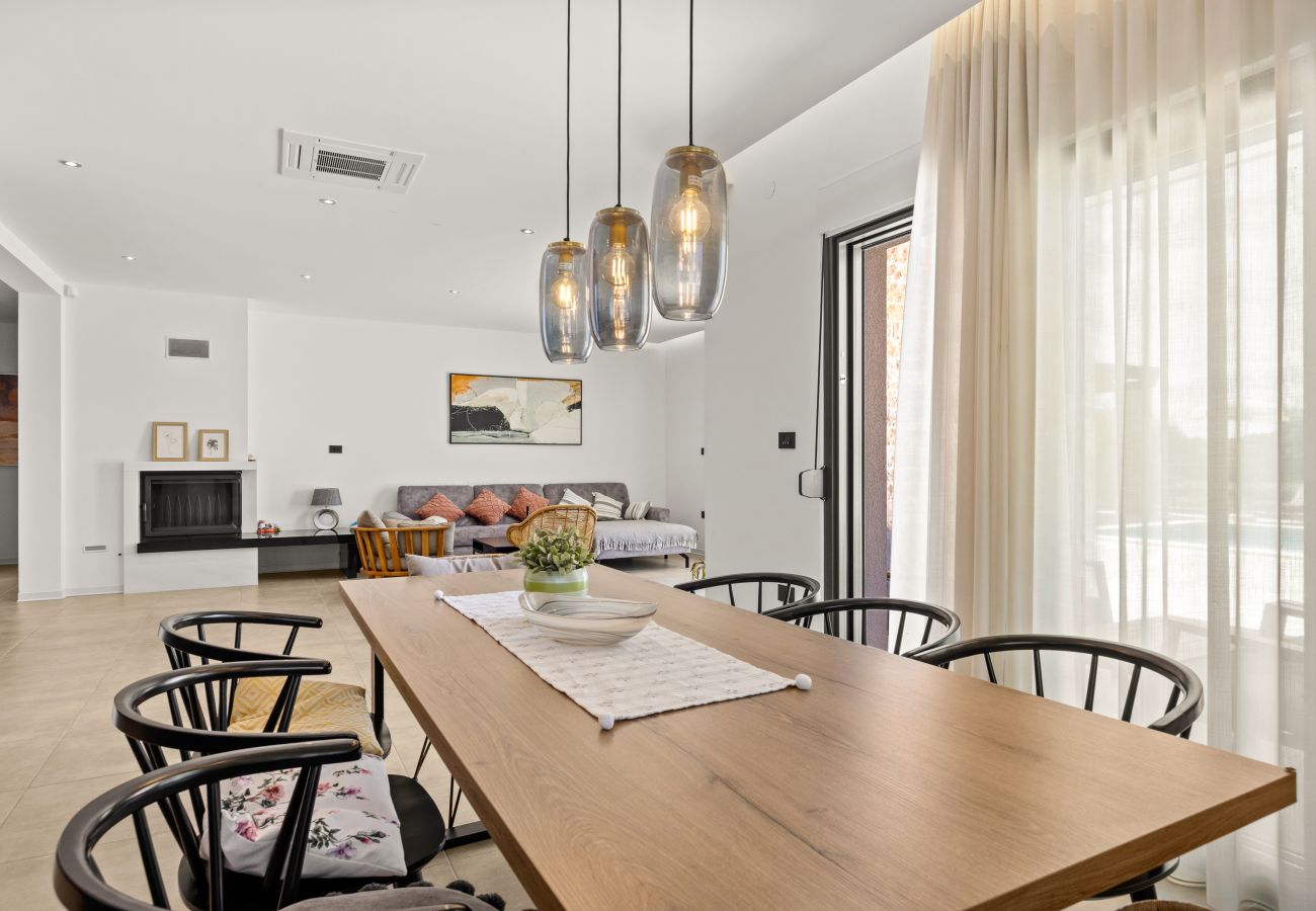 Villa in Cukrici - Villa Serena in Central Istria for 8 people with private heated pool 