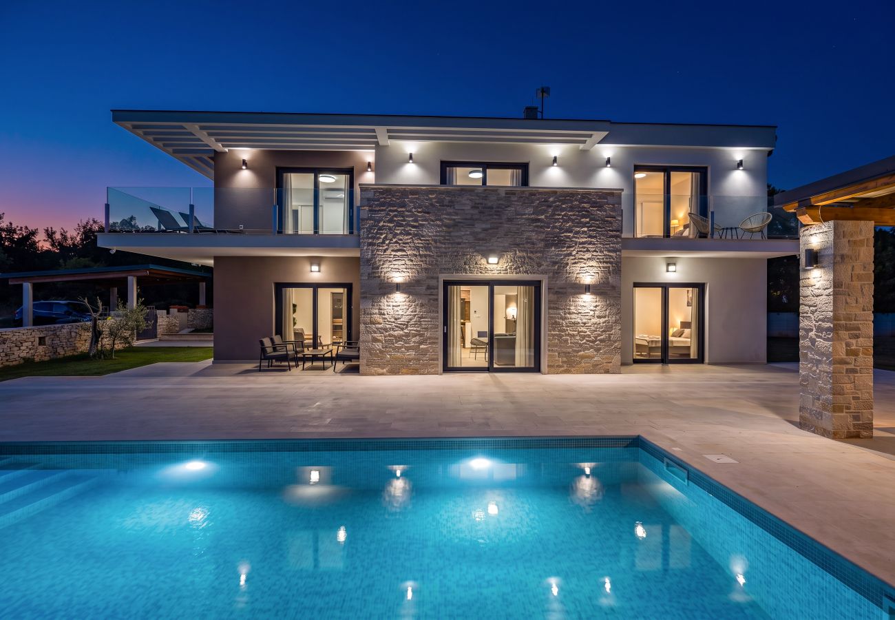 Villa in Cukrici - Villa Serena in Central Istria for 8 people with private heated pool 