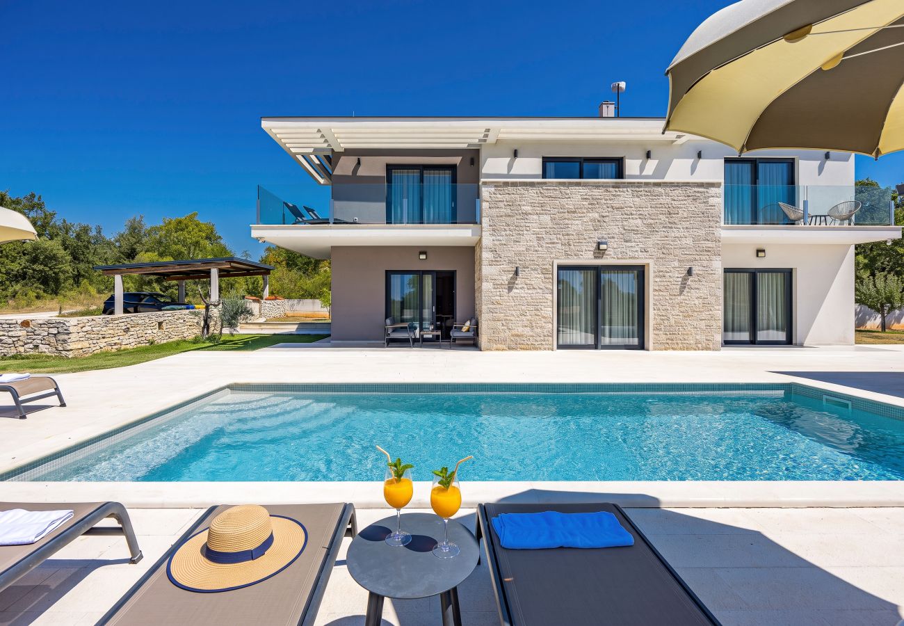 Villa in Cukrici - Villa Serena in Central Istria for 8 people with private heated pool 
