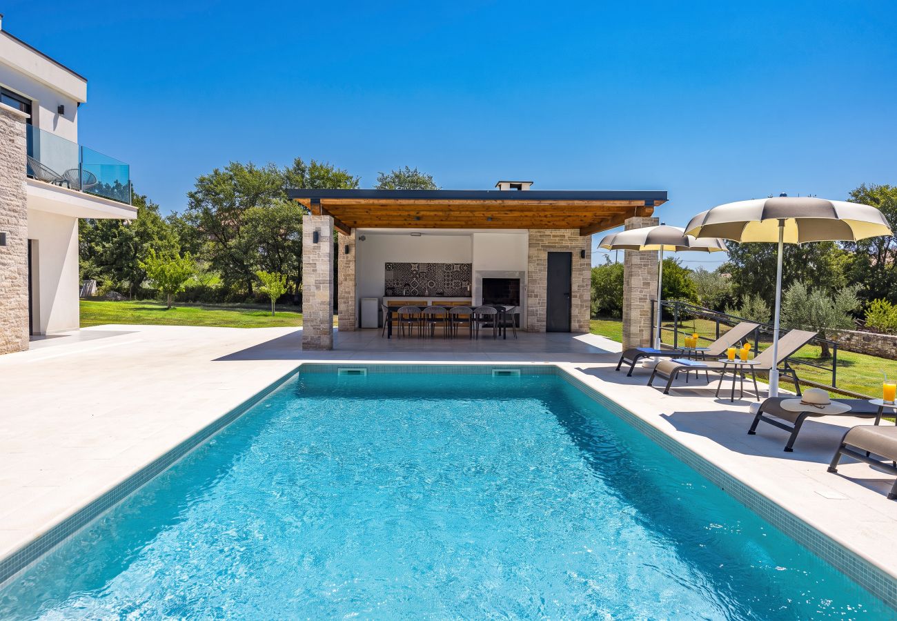 Villa in Cukrici - Villa Serena in Central Istria for 8 people with private heated pool 