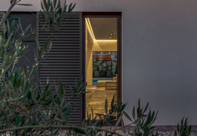 Villa in Fažana - Villa A in Fažana for 8 plus 2 persons with infinity pool only 100 meters from the sea Villa in Fažana - Villa A in Fažana for 8 plus 2 persons with infinity pool only 100 meters from the sea
