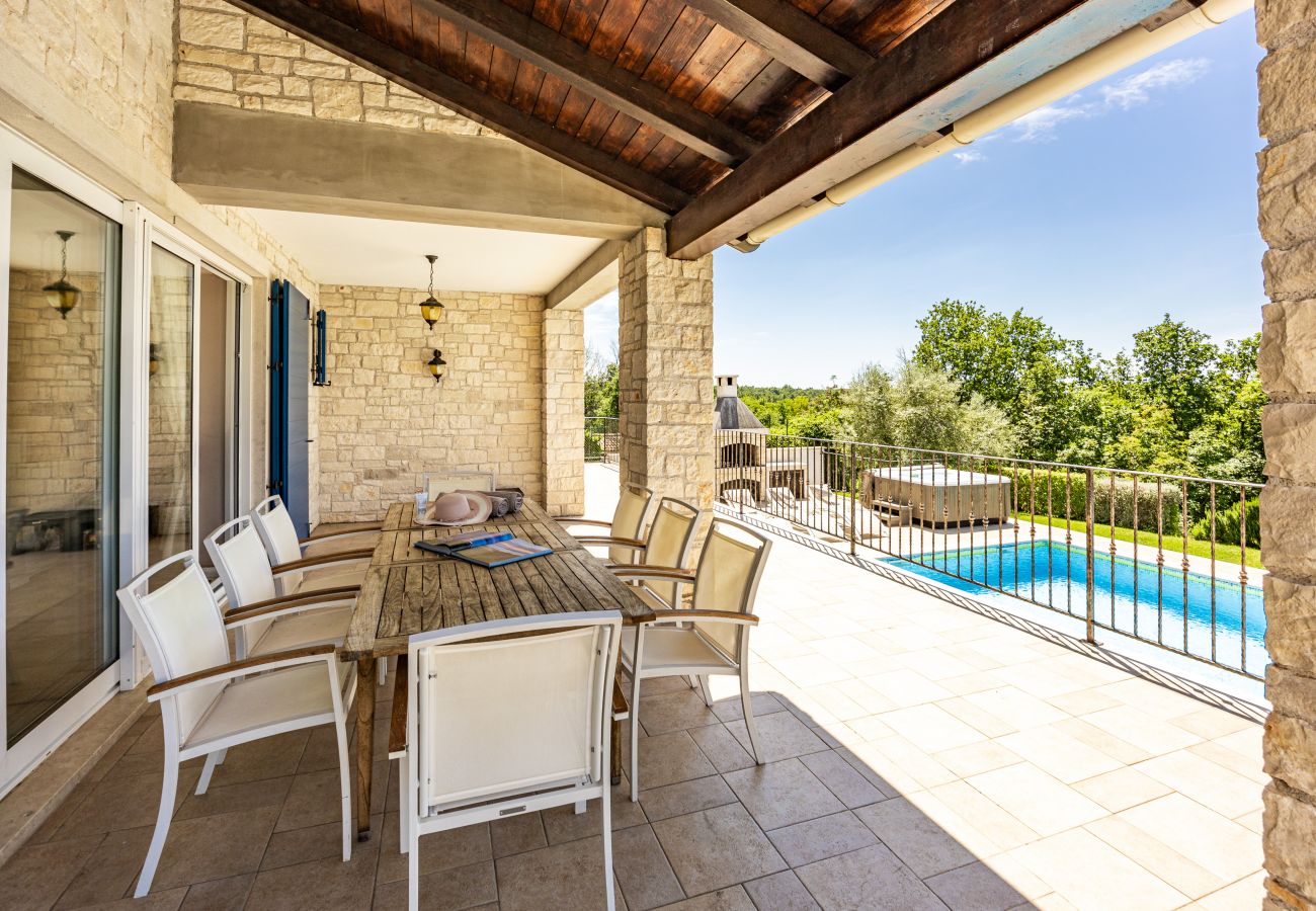 Villa in Babudri - Villa Babudri near Poreč for 10 people with jacuzzi & spa