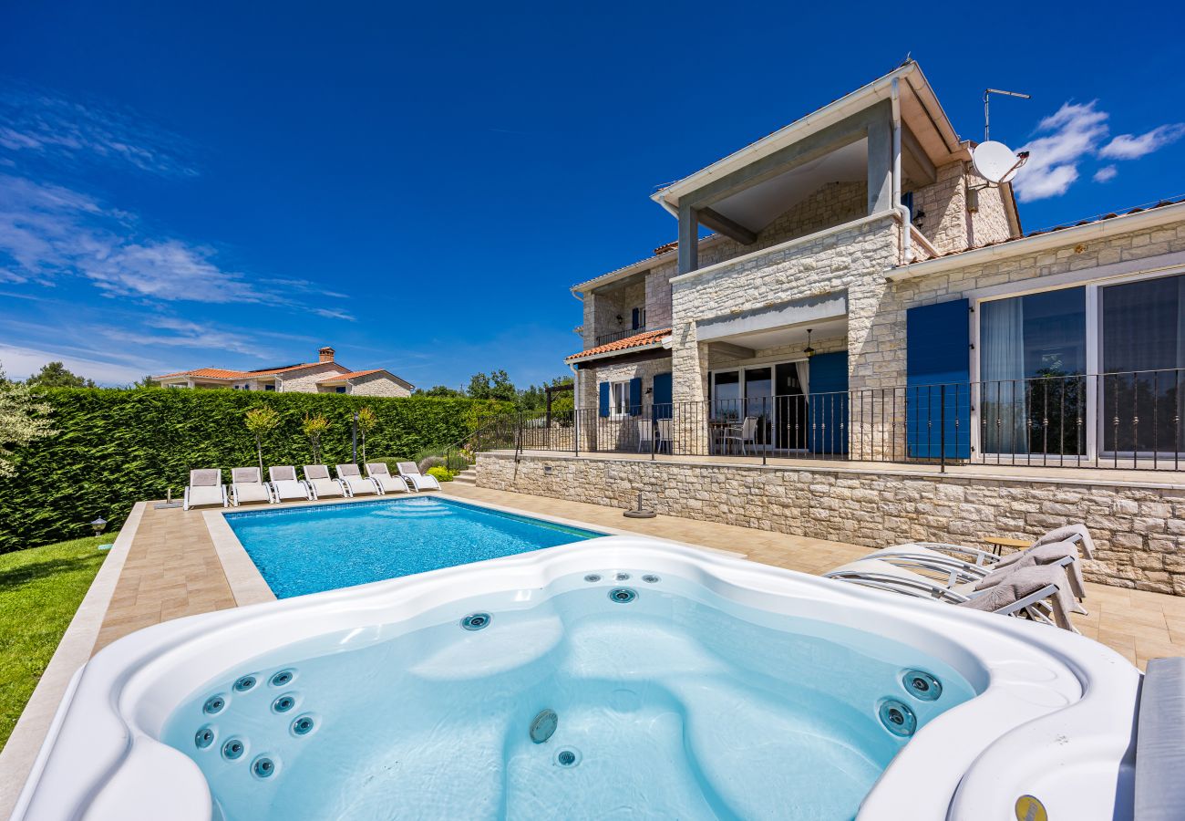 Villa in Babudri - Villa Babudri near Poreč for 10 people with jacuzzi & spa