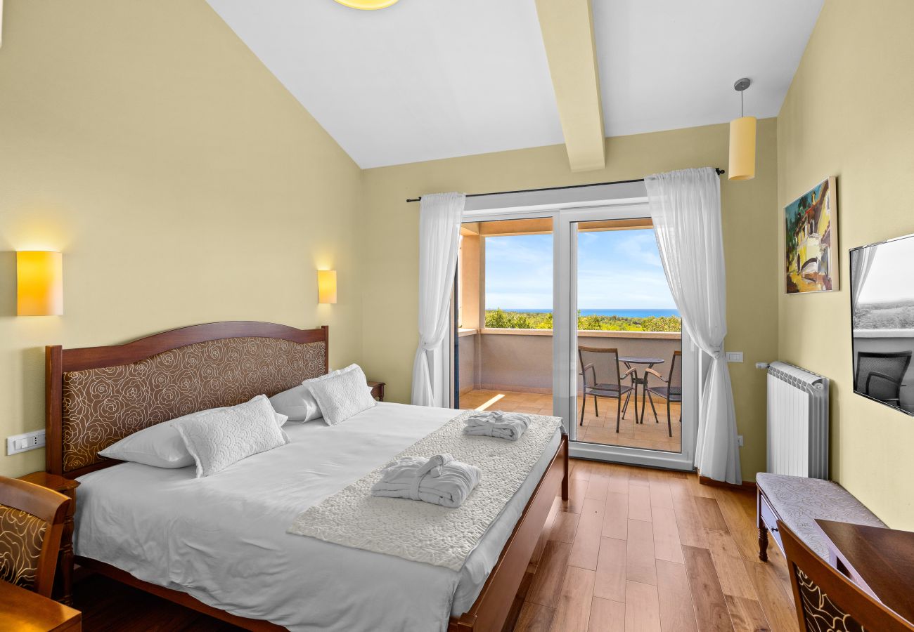 Villa in Babudri - Villa Babudri near Poreč for 10 people with jacuzzi & spa