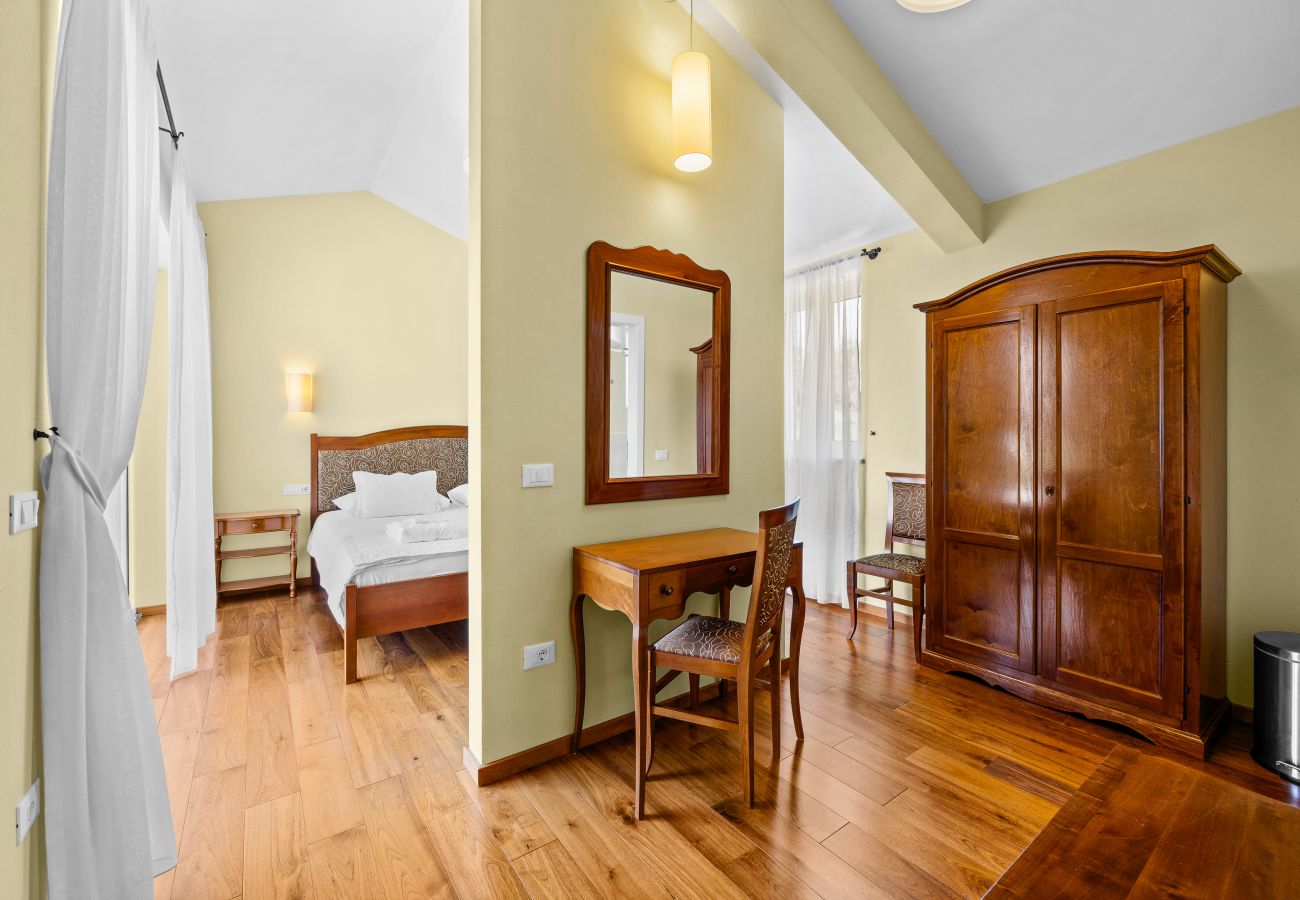 Villa in Babudri - Villa Babudri near Poreč for 10 people with jacuzzi & spa