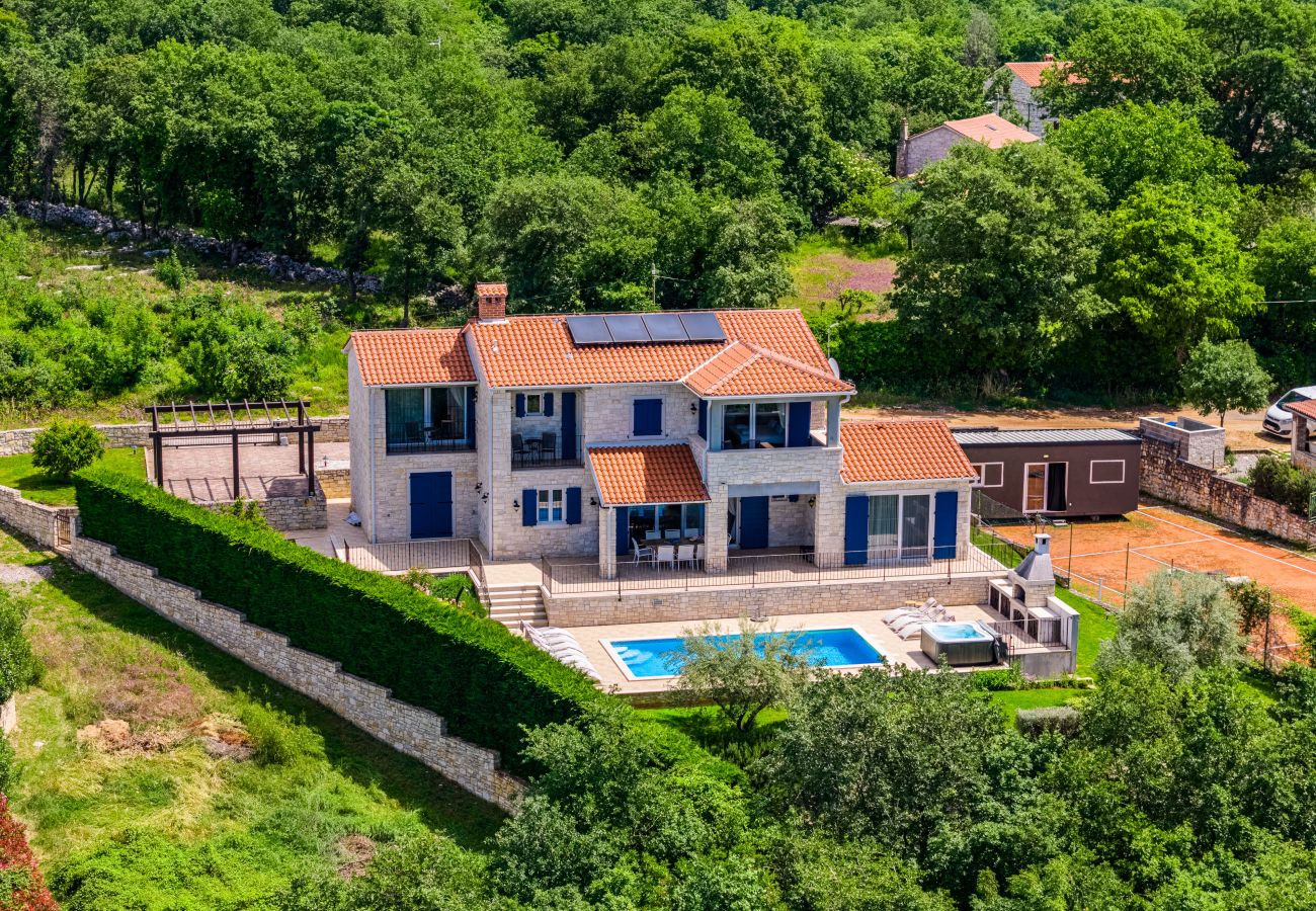 Villa in Babudri - Villa Babudri near Poreč for 10 people with jacuzzi & spa