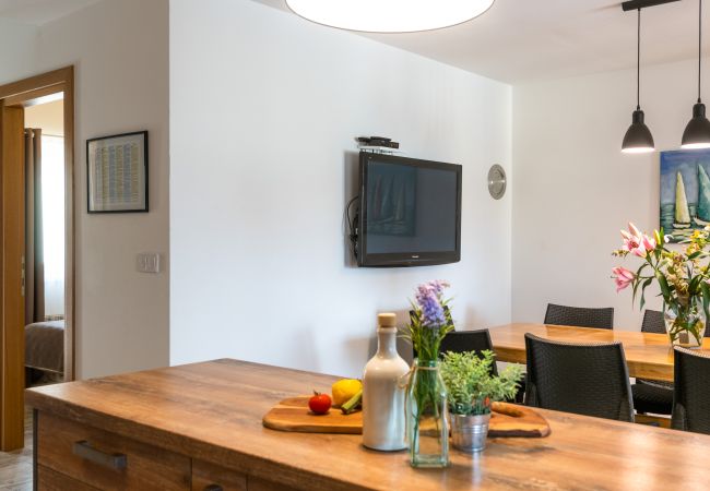 Villa in Betiga - Villa Kalista Istriana for 10 people with private pool & sea view Villa in Betiga - Villa Kalista Istriana for 10 people with private pool & sea view