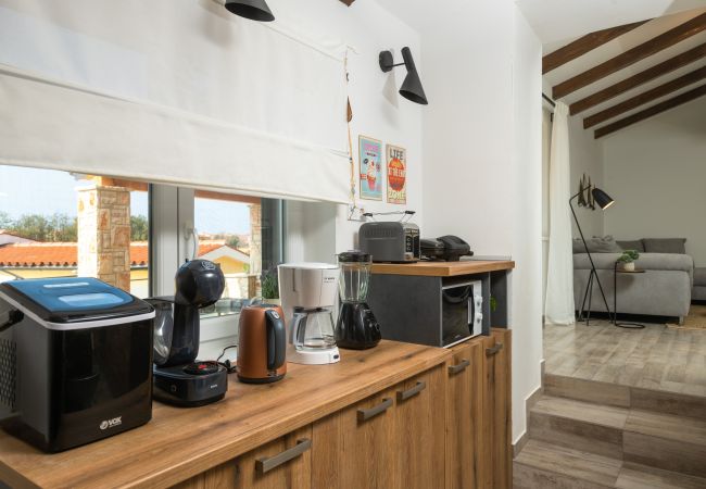 Villa in Betiga - Villa Kalista Istriana for 10 people with private pool & sea view Villa in Betiga - Villa Kalista Istriana for 10 people with private pool & sea view