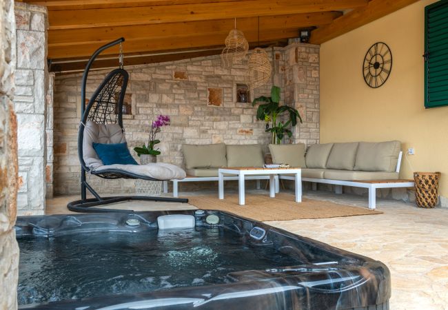 Villa in Betiga - Villa Kalista Istriana for 10 people with private pool & sea view Villa in Betiga - Villa Kalista Istriana for 10 people with private pool & sea view