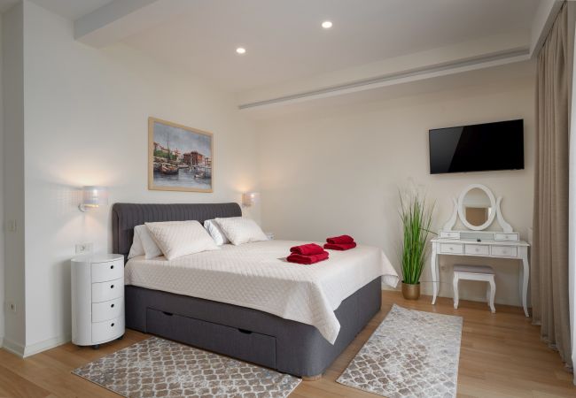 Villa in Porec - Luxury Villa Lionea in Poreč for 10 people with sea view & private pool  Villa in Porec - Luxury Villa Lionea in Poreč for 10 people with sea view & private pool