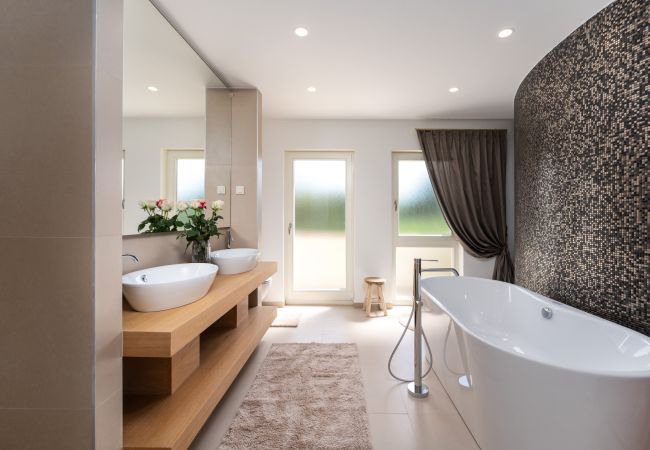 Villa in Porec - Luxury Villa Lionea in Poreč for 10 people with sea view & private pool  Villa in Porec - Luxury Villa Lionea in Poreč for 10 people with sea view & private pool