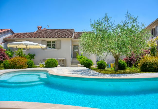Villa in Pican - Villa Zita u Svicima for 10 people with jacuzzi & sauna in Central Istria Villa in Pican - Villa Zita u Svicima for 10 people with jacuzzi & sauna in Central Istria