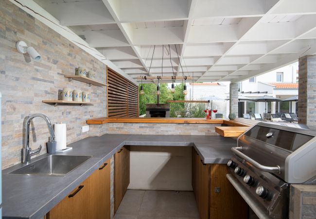 Villa in Juršici - Villa Unica for 8 People in Central Istra, very quiet and luxurious retreat only 15 minutes from the azure blue sea Villa in Juršici - Villa Unica for 8 People in Central Istra, very quiet and luxurious retreat only 15 minutes from the azure blue sea