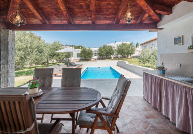 Villa in Kaštelir - Villa Viktoria near Poreč for 6 people with play room & private pool Villa in Kaštelir - Villa Viktoria near Poreč for 6 people with play room & private pool