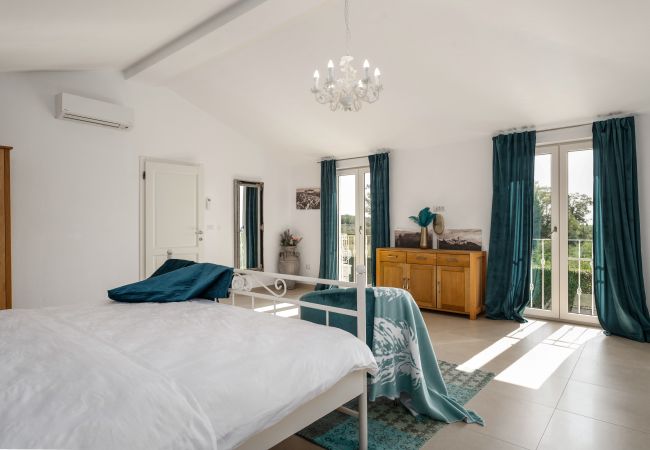 Villa in Labinci - Villa Bincila for 12 people near Poreč with sea view & beautiful garden Villa in Labinci - Villa Bincila for 12 people near Poreč with sea view & beautiful garden