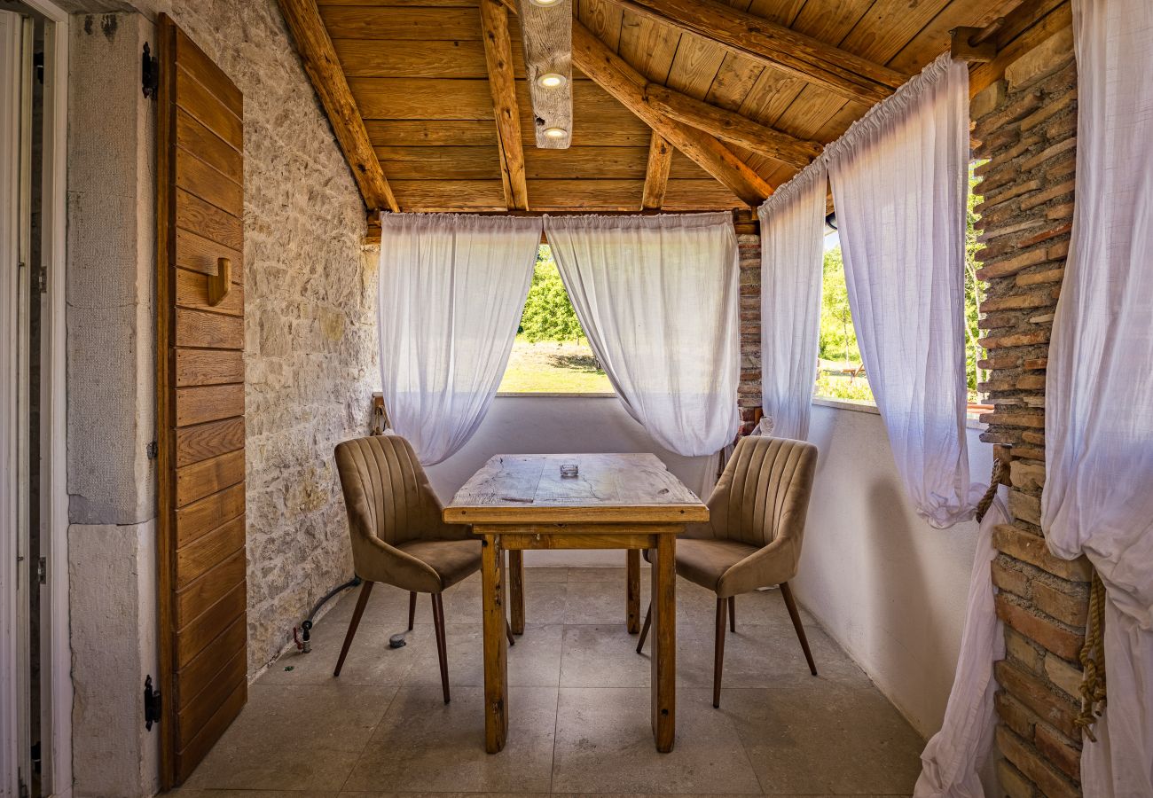 Villa in Žudetici - Villa Blazeni Miroslav Bulesic in Central Istria for 8 people with private heated pool and sauna