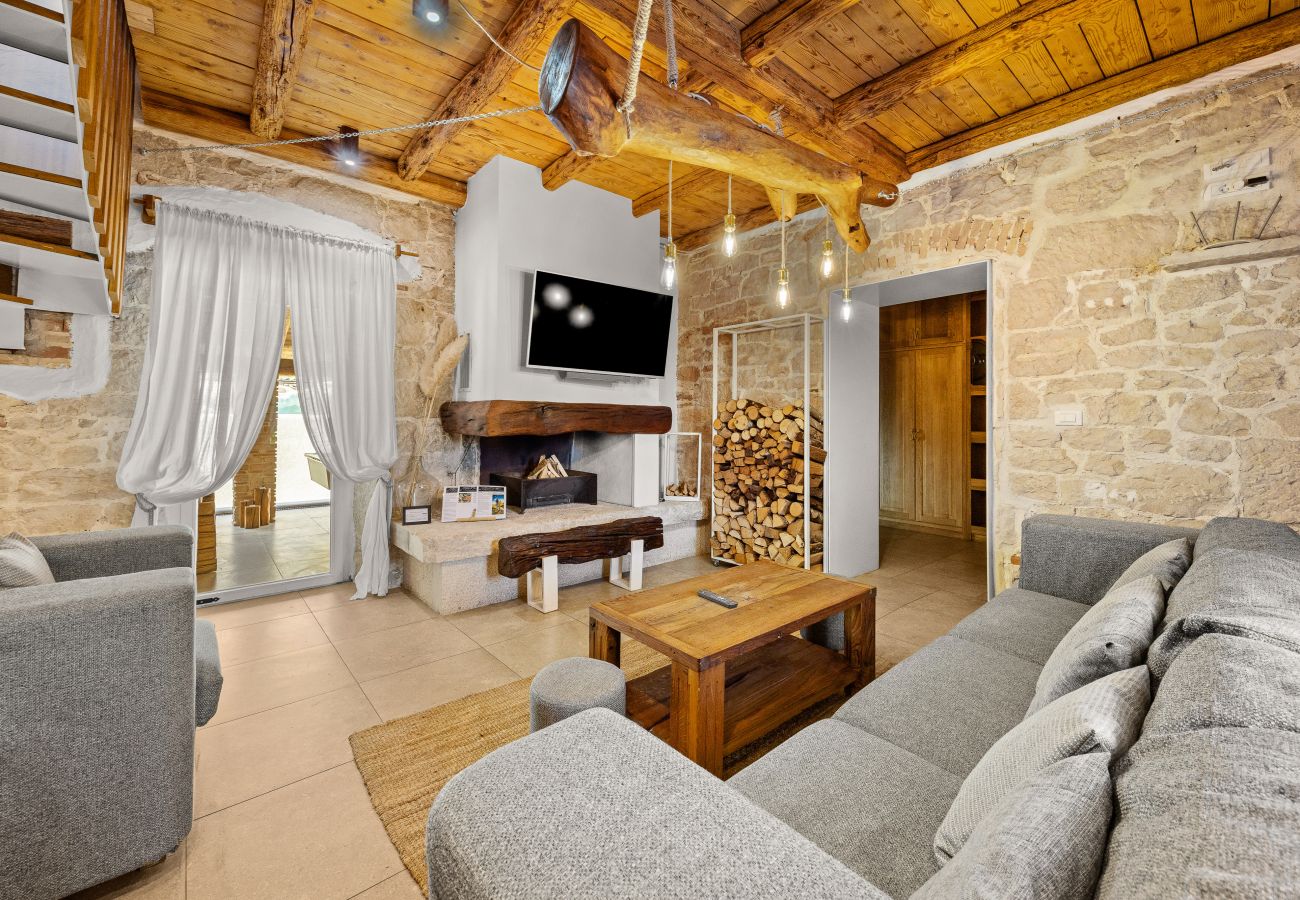 Villa in Žudetici - Villa Blazeni Miroslav Bulesic in Central Istria for 8 people with private heated pool and sauna