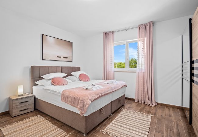 Villa in Kožljani - Villa Camelie near Barban for 10 people with playground for children, fitness & pet friendly Villa in Kožljani - Villa Camelie near Barban for 10 people with playground for children, fitness & pet friendly