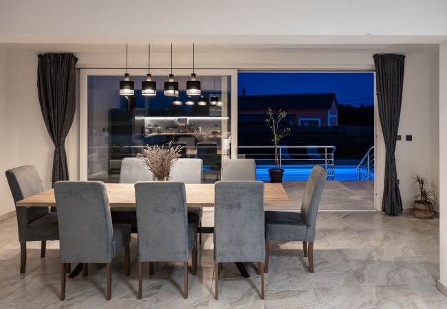 Villa in Kožljani - Villa Camelie near Barban for 10 people with playground for children, fitness & pet friendly Villa in Kožljani - Villa Camelie near Barban for 10 people with playground for children, fitness & pet friendly
