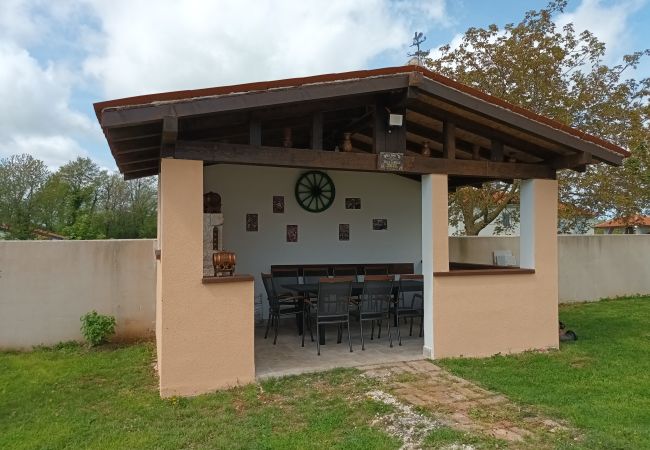 Villa in Kožljani - Villa Camelie near Barban for 10 people with playground for children, fitness & pet friendly Villa in Kožljani - Villa Camelie near Barban for 10 people with playground for children, fitness & pet friendly