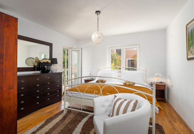 Villa in Porec - Villa Duga in Poreč for 12 people with sea view & only 1,2 km from beach Villa in Porec - Villa Duga in Poreč for 12 people with sea view & only 1,2 km from beach