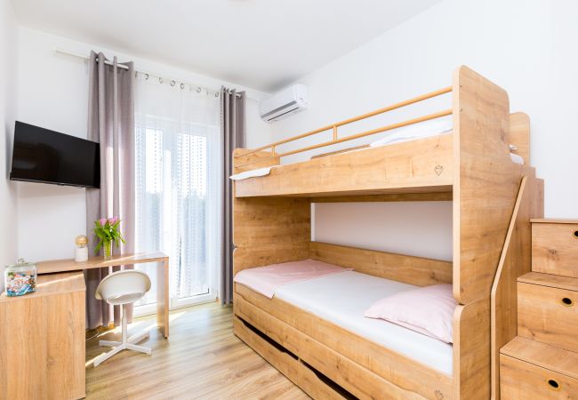 Villa in Pula - Villa Aria - family friendly in Pula for 6 people with private swimming pool  Villa in Pula - Villa Aria - family friendly in Pula for 6 people with private swimming pool