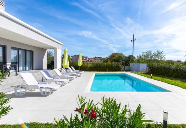 Villa in Pula - Villa Aria - family friendly in Pula for 6 people with private swimming pool  Villa in Pula - Villa Aria - family friendly in Pula for 6 people with private swimming pool