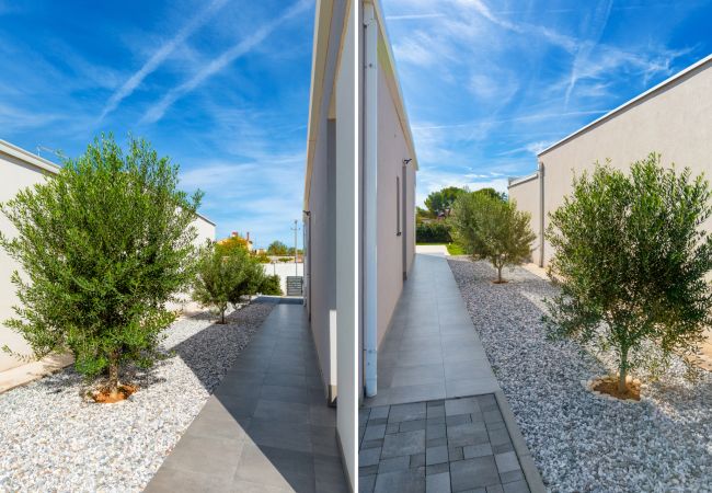 Villa in Pula - Villa Aria - family friendly in Pula for 6 people with private swimming pool  Villa in Pula - Villa Aria - family friendly in Pula for 6 people with private swimming pool